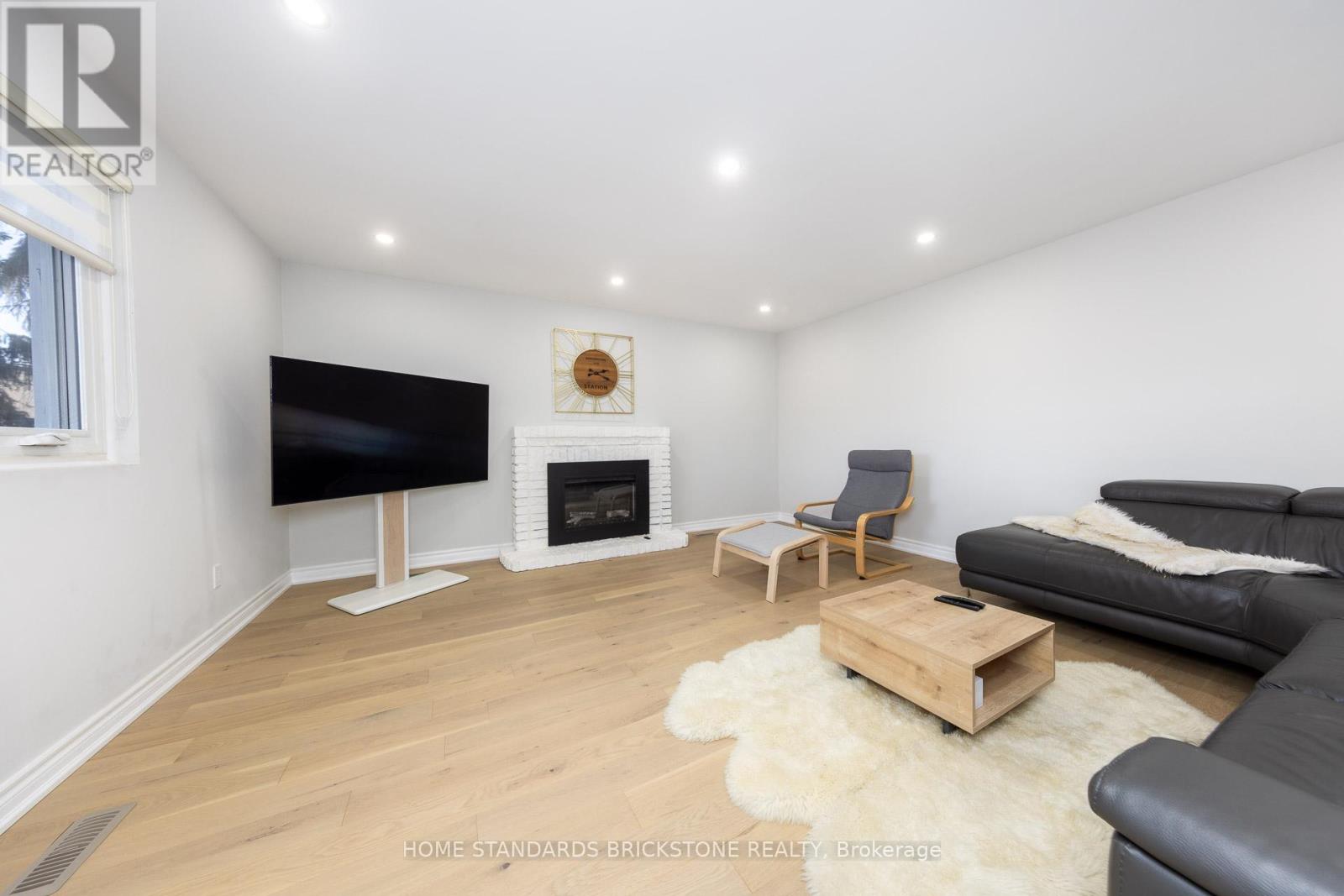 25 Hester Court, Markham, Ontario  L3T 3K4 - Photo 19 - N12512158