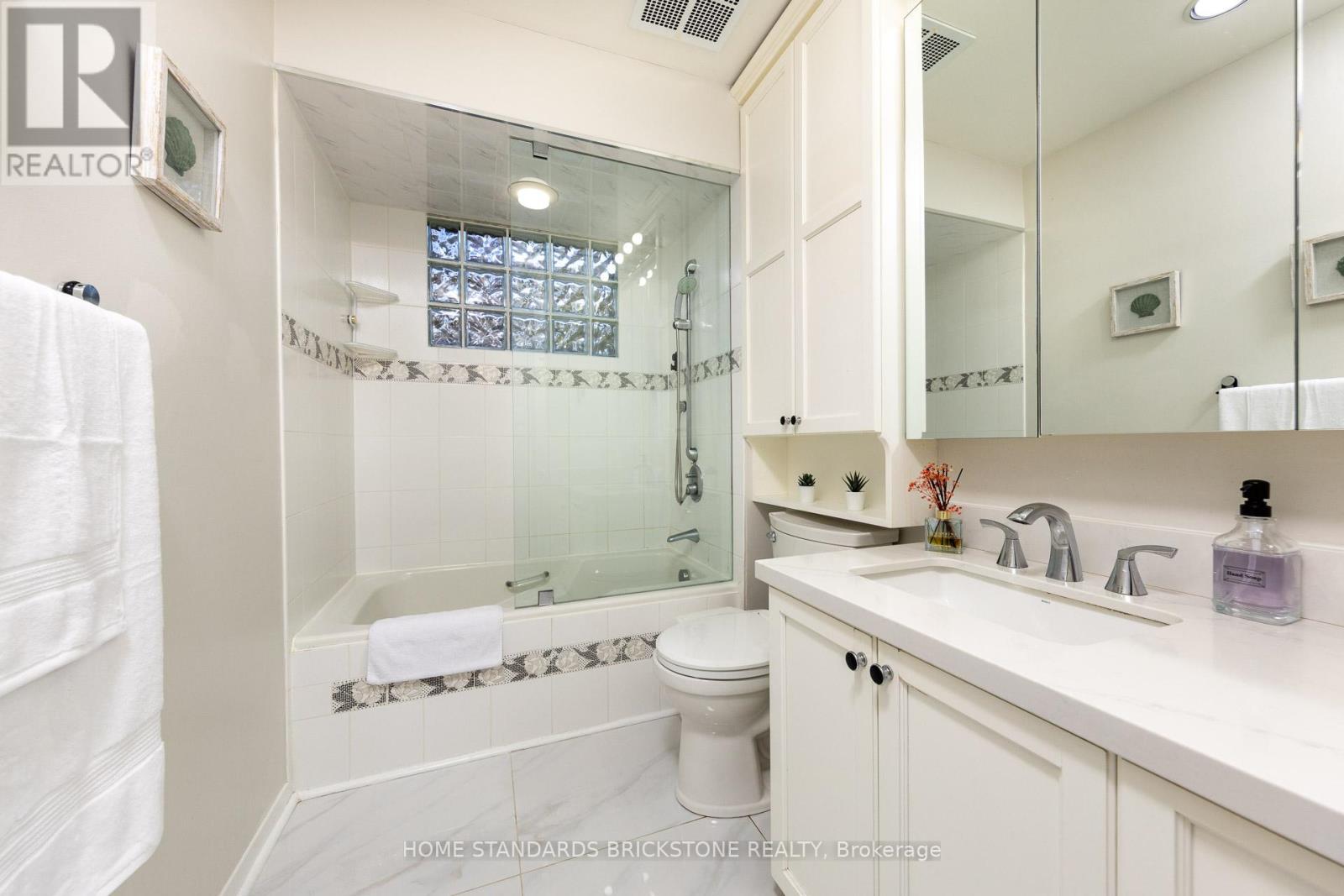 25 Hester Court, Markham, Ontario  L3T 3K4 - Photo 32 - N12512158