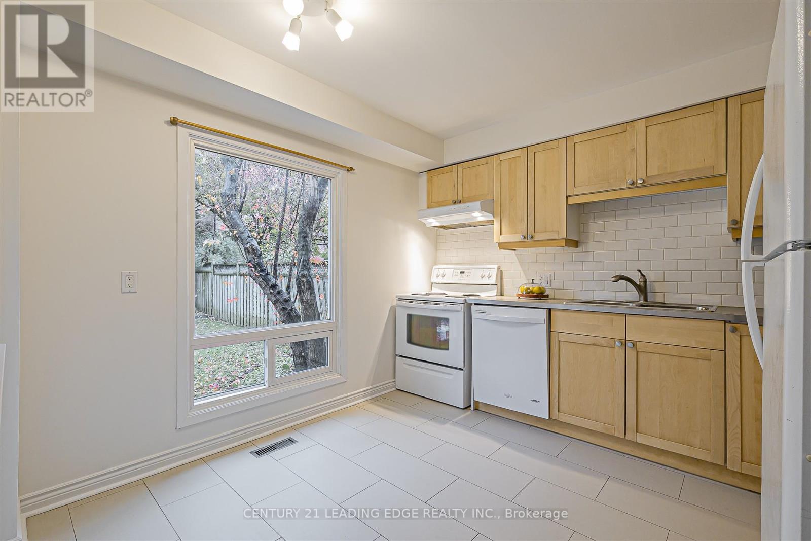 65 Karma Road, Markham, Ontario  L3R 4S8 - Photo 13 - N12512174