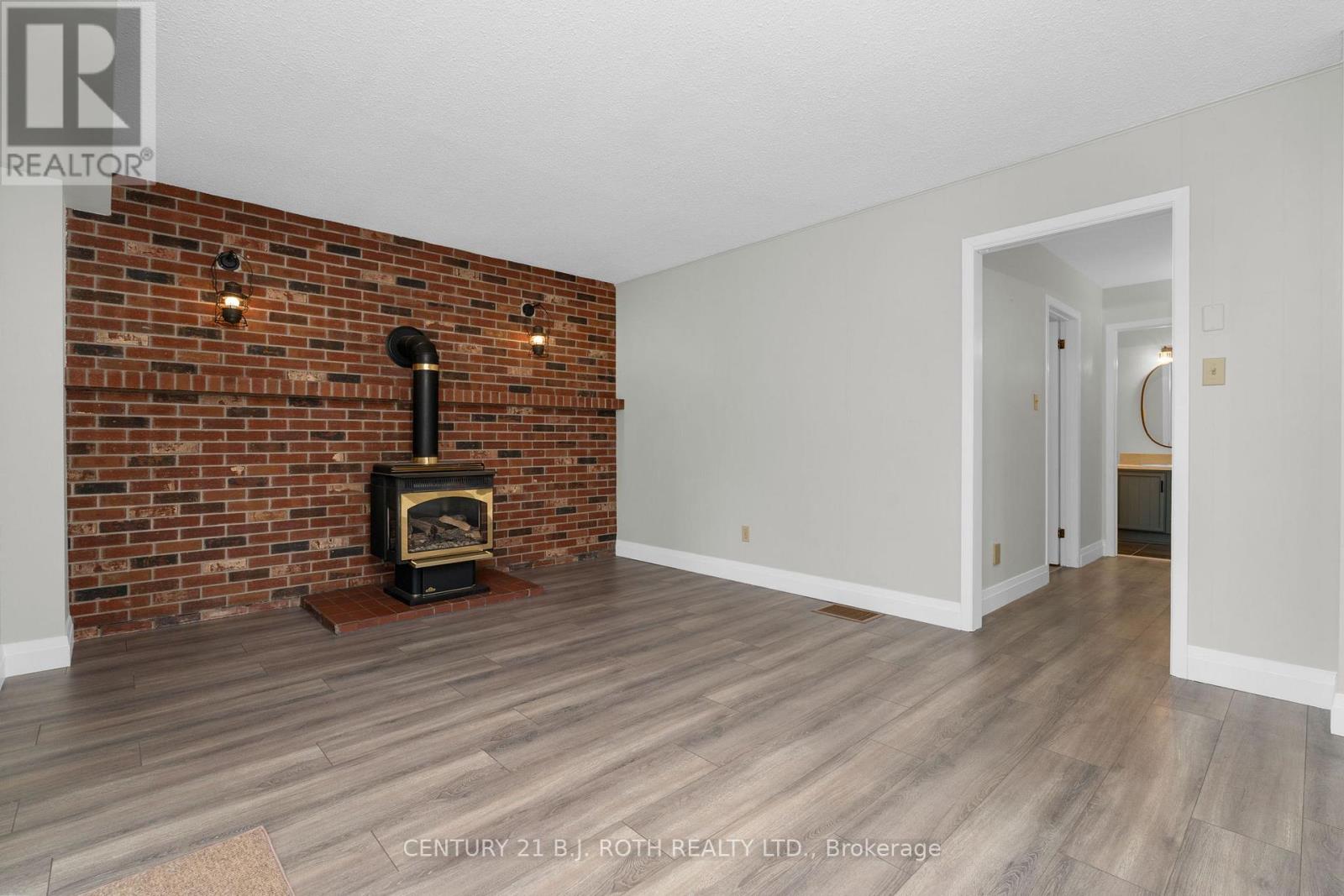 4 White Pine Place, Barrie (Codrington), Ontario  L4M 5L7 - Photo 7 - S12512182