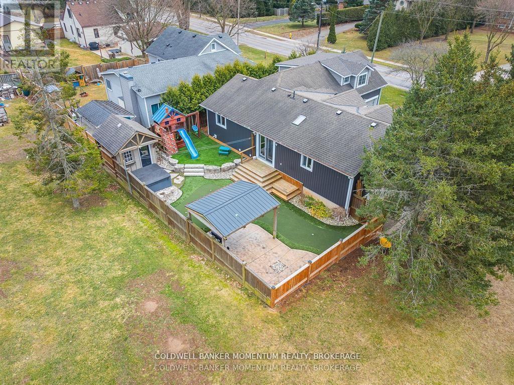 719 Welland Road, Pelham (Fenwick), Ontario  L0S 1C0 - Photo 41 - X12512230