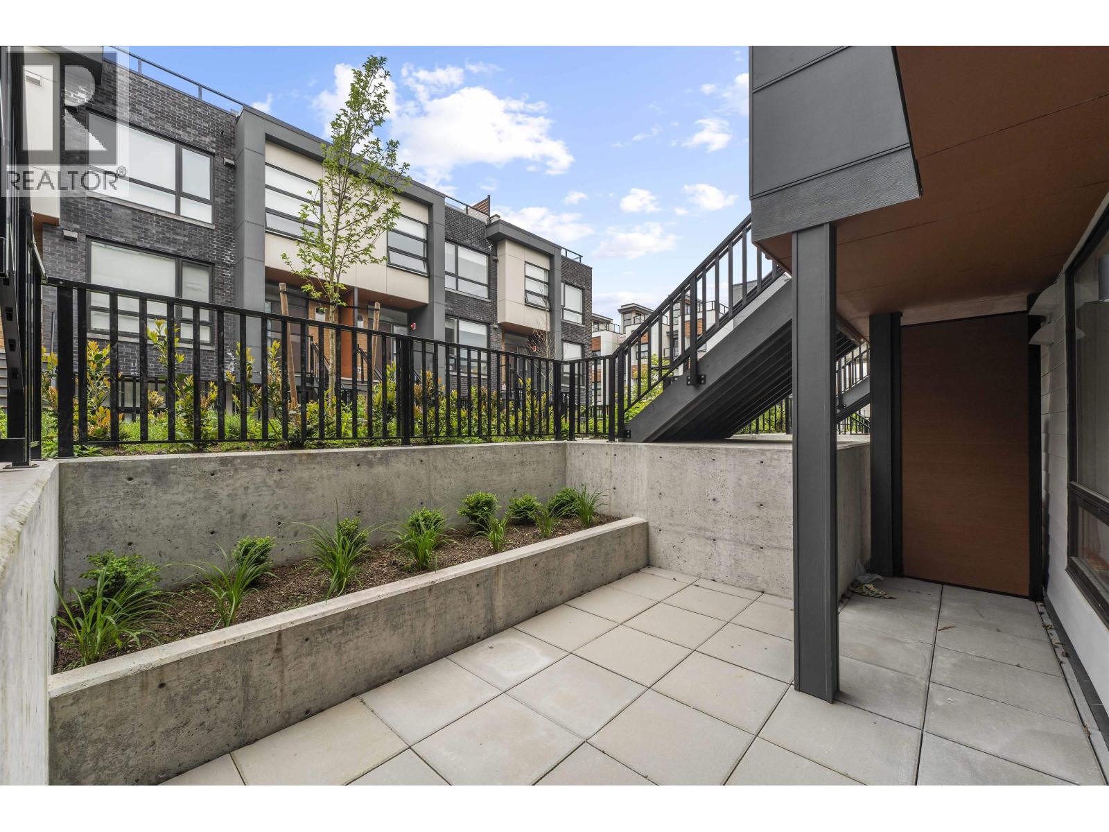 614 6085 Irmin Street, Burnaby, British Columbia  V5J 5C5 - Photo 2 - R3001364