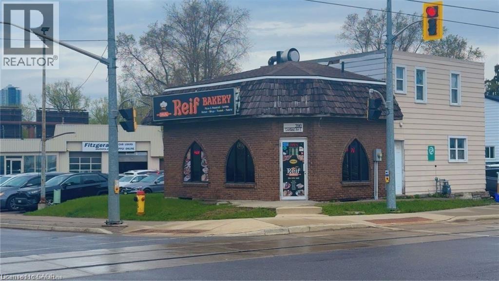 390 COURTLAND Avenue, Kitchener, Ontario