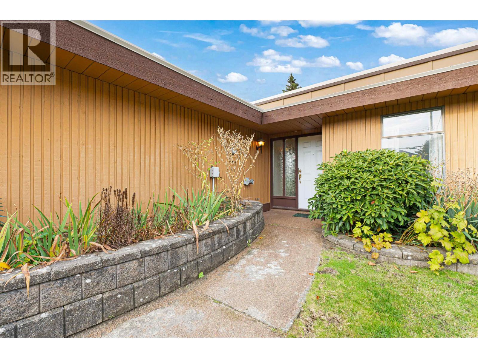 6611 Francis Road, Richmond, British Columbia  V7C 1K4 - Photo 3 - R3063887