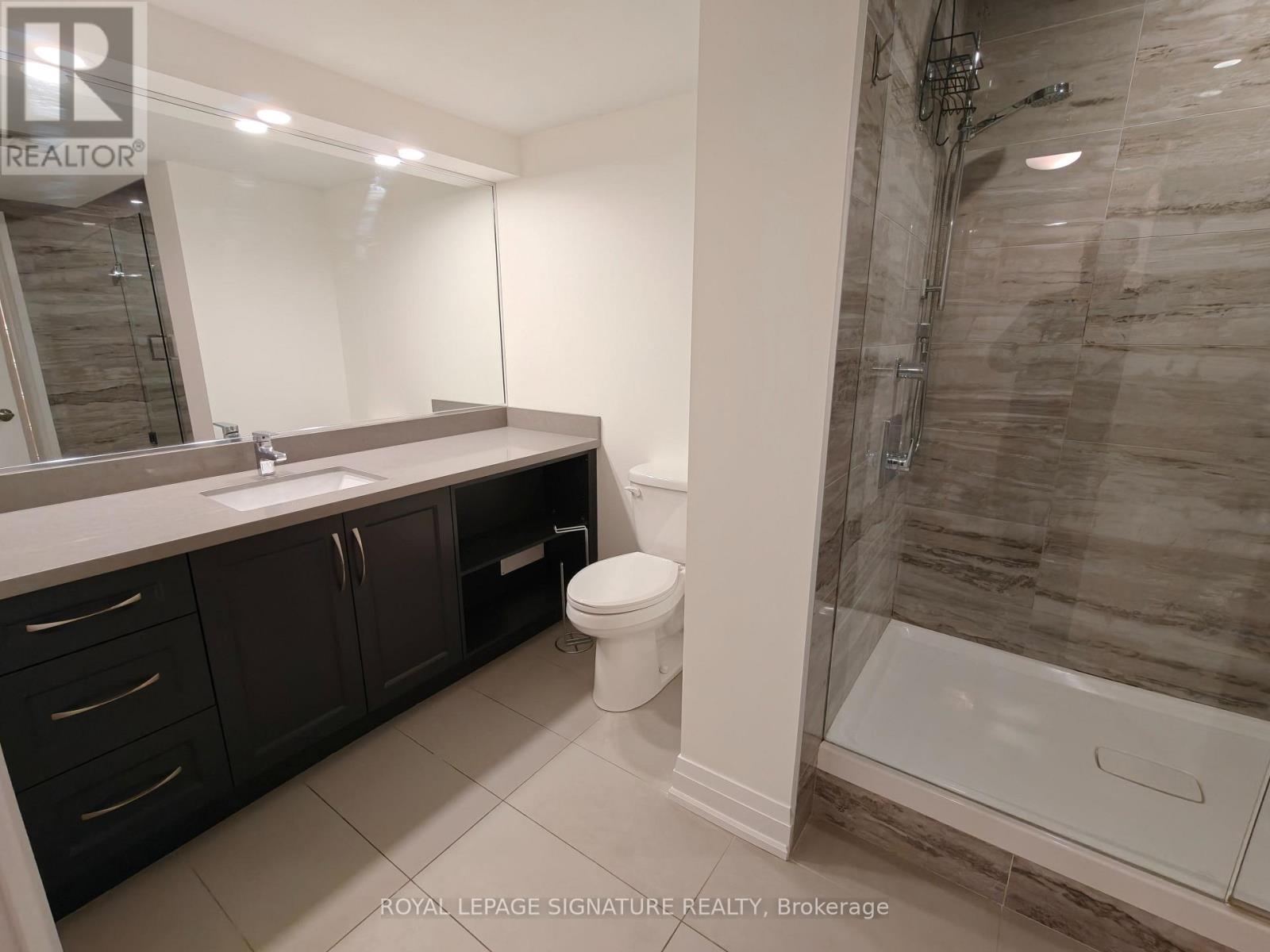 512 - 55 Harbour Square, Toronto, Ontario  M5J 2L1 - Photo 27 - C12511954