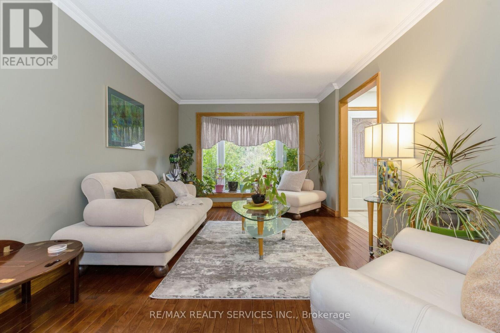 18 Mitchell Avenue, Brampton, Ontario  L6Z 1H3 - Photo 11 - W12511896