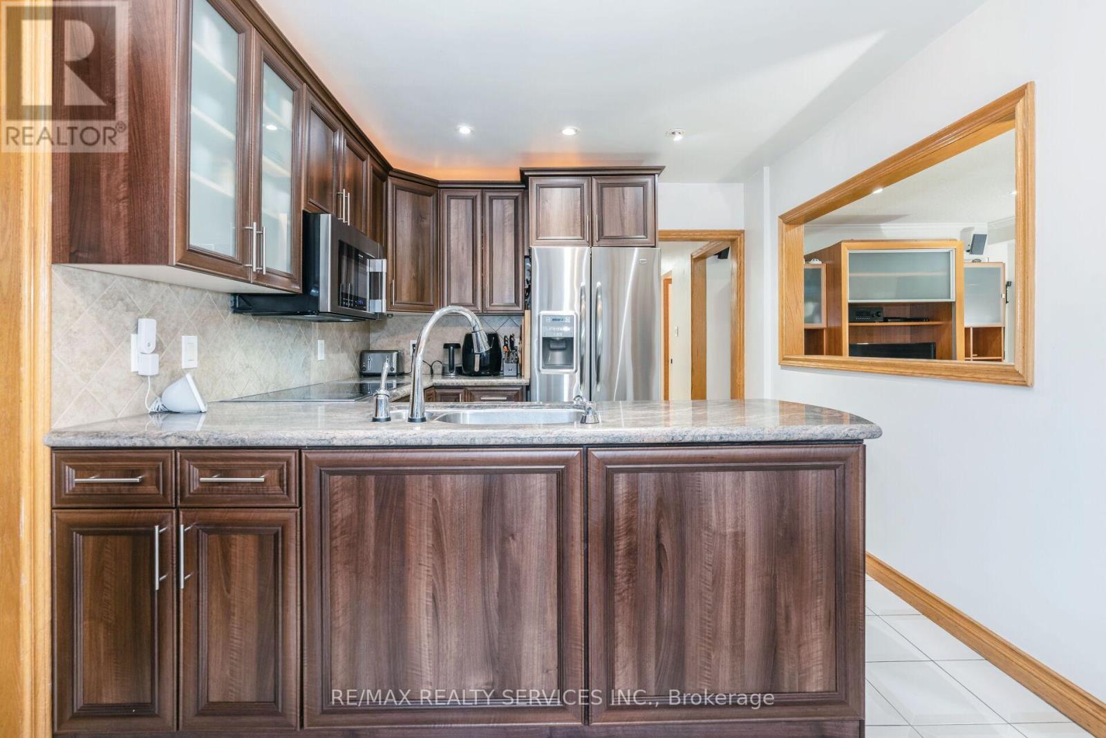 18 Mitchell Avenue, Brampton, Ontario  L6Z 1H3 - Photo 15 - W12511896