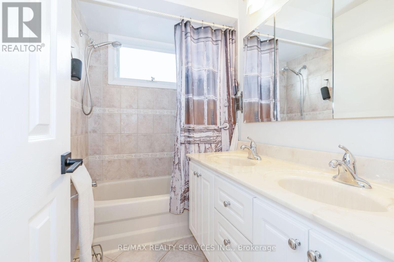 18 Mitchell Avenue, Brampton, Ontario  L6Z 1H3 - Photo 28 - W12511896