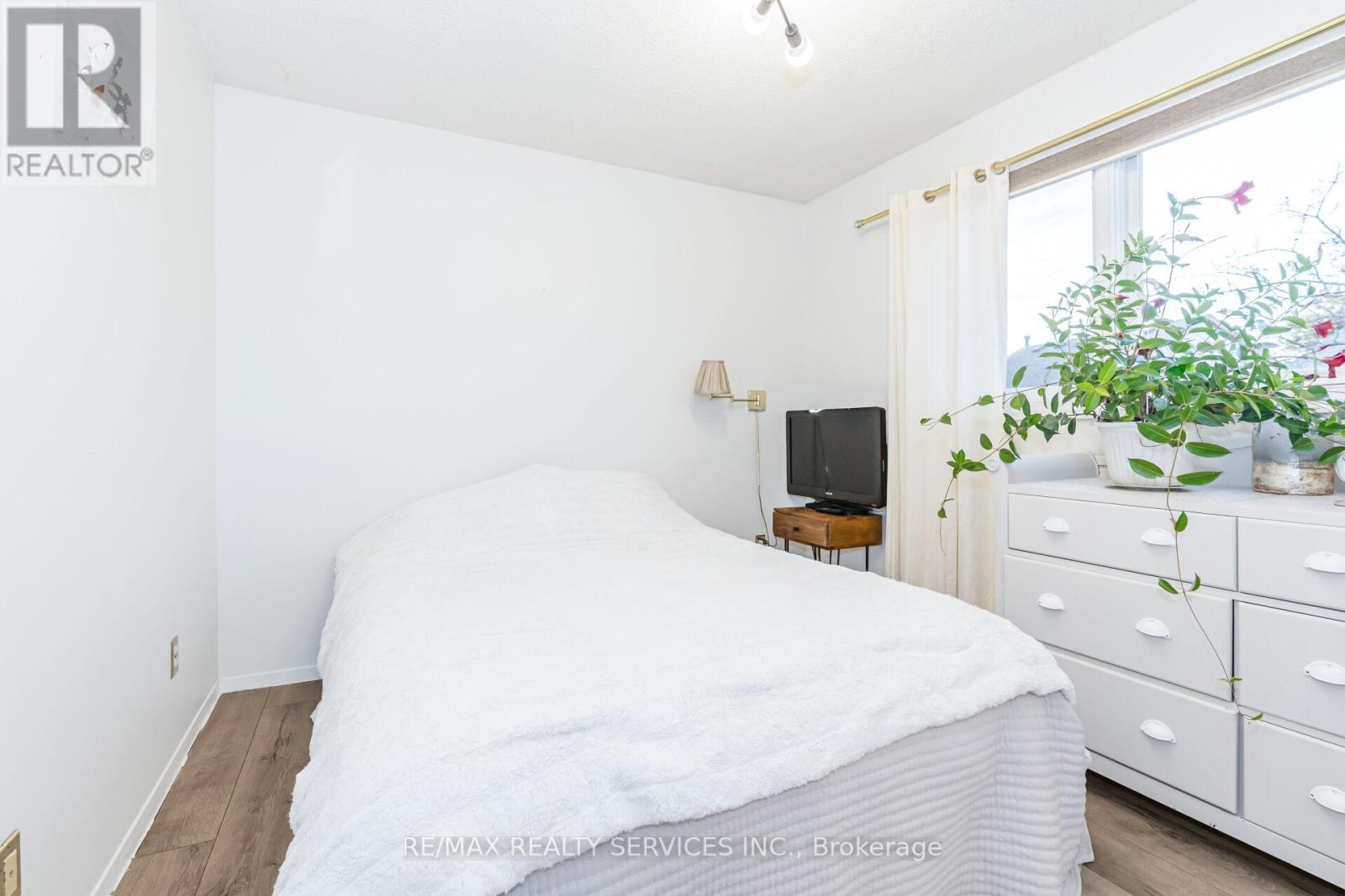 18 Mitchell Avenue, Brampton, Ontario  L6Z 1H3 - Photo 29 - W12511896