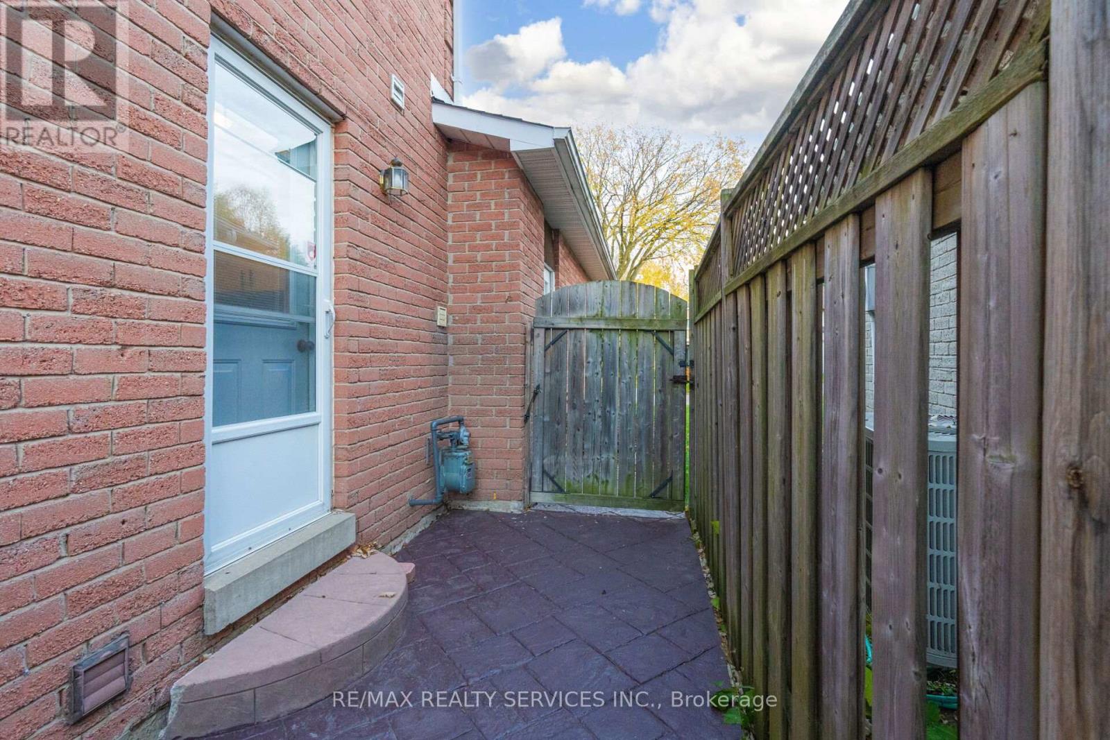 18 Mitchell Avenue, Brampton, Ontario  L6Z 1H3 - Photo 36 - W12511896