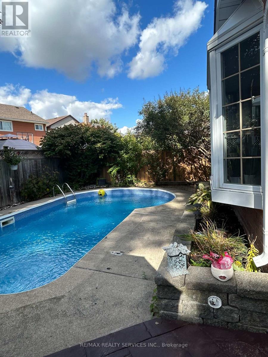 18 Mitchell Avenue, Brampton, Ontario  L6Z 1H3 - Photo 39 - W12511896