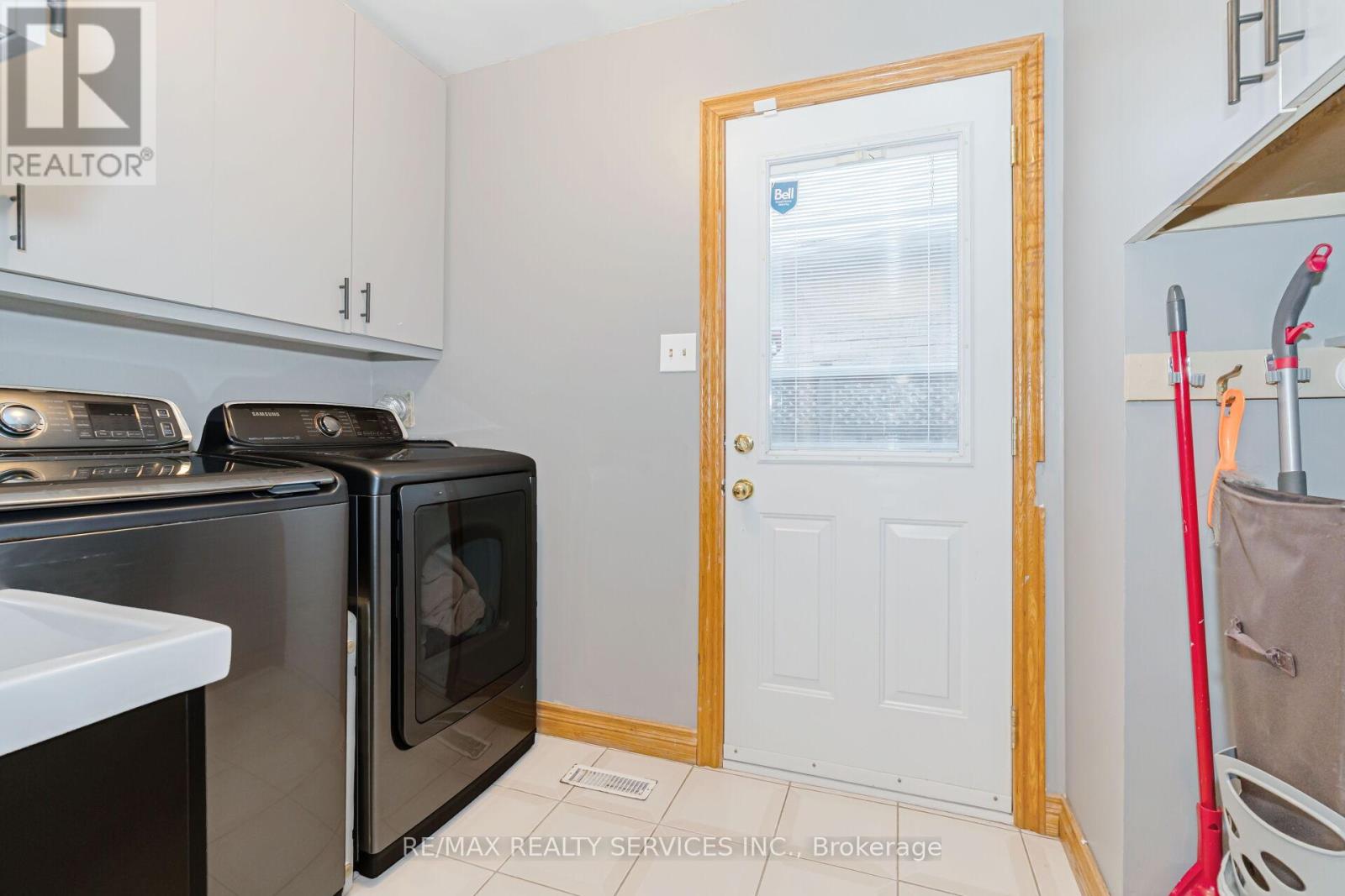 18 Mitchell Avenue, Brampton, Ontario  L6Z 1H3 - Photo 9 - W12511896