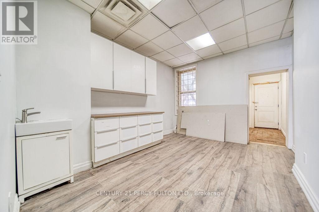 1606 Queen Street W, Toronto, Ontario  M6R 1A8 - Photo 13 - W12511902