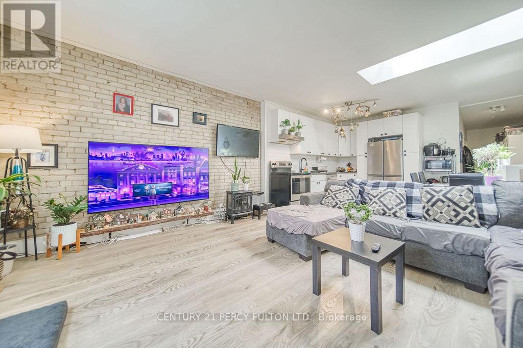 1606 Queen Street W, Toronto, Ontario  M6R 1A8 - Photo 35 - W12511902