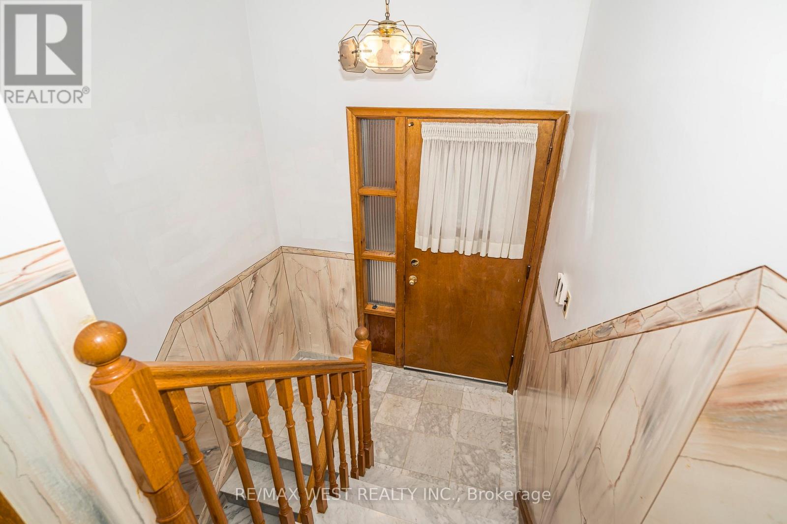 77 Maryhill Drive, Toronto, Ontario  M9V 3C3 - Photo 13 - W12511916