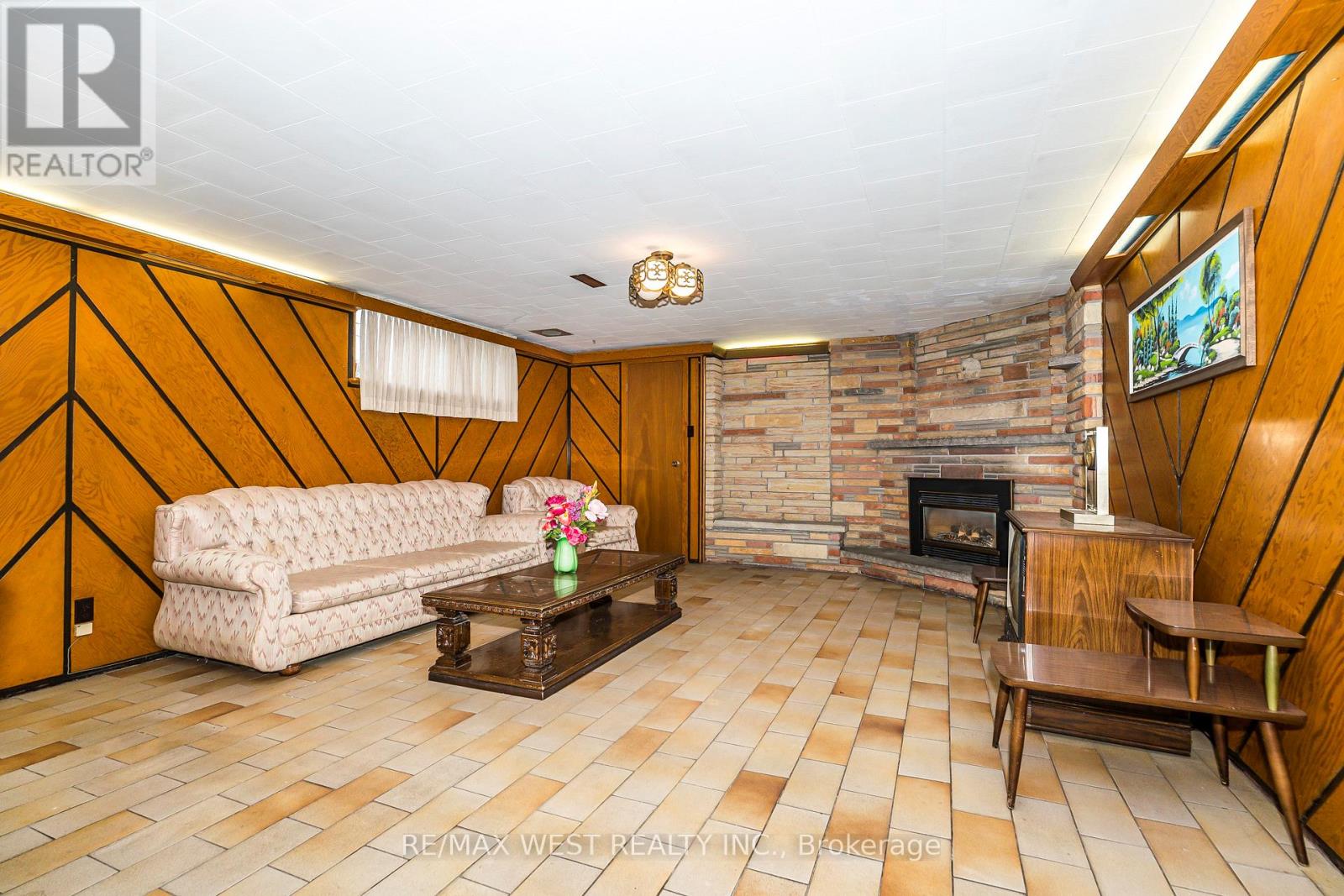 77 Maryhill Drive, Toronto, Ontario  M9V 3C3 - Photo 15 - W12511916