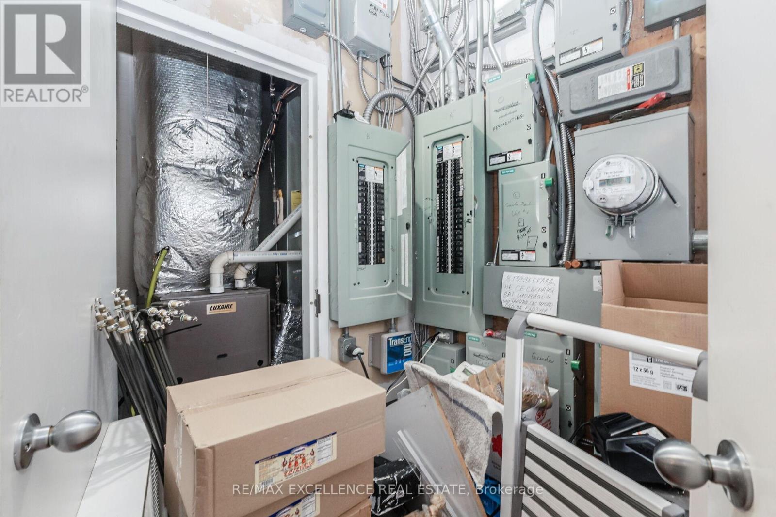 8 Six Point Road, Toronto, Ontario  M8Z 2W8 - Photo 42 - W12511930