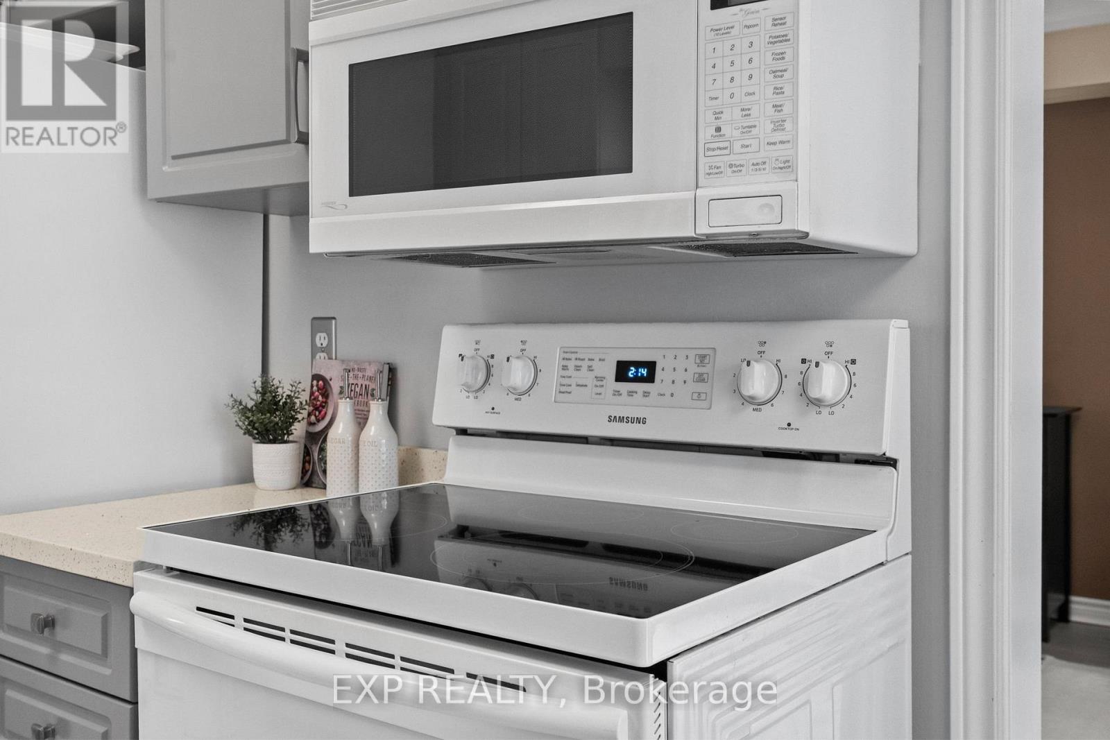 70 Pressed Brick Drive, Brampton, Ontario  L6V 4K4 - Photo 10 - W12511938