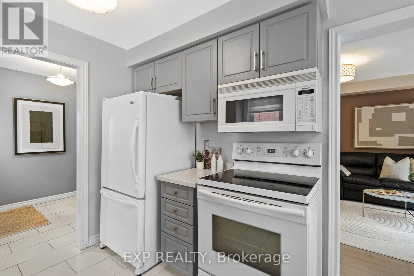 70 Pressed Brick Drive, Brampton, Ontario  L6V 4K4 - Photo 11 - W12511938