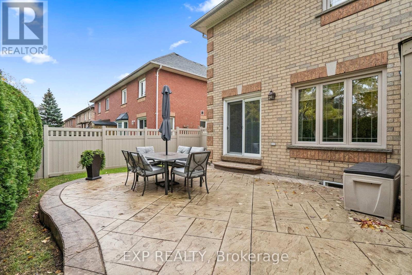 70 Pressed Brick Drive, Brampton, Ontario  L6V 4K4 - Photo 43 - W12511938