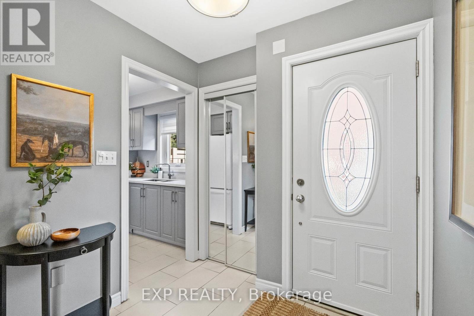 70 Pressed Brick Drive, Brampton, Ontario  L6V 4K4 - Photo 5 - W12511938