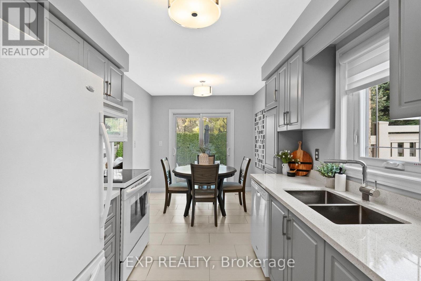 70 Pressed Brick Drive, Brampton, Ontario  L6V 4K4 - Photo 8 - W12511938