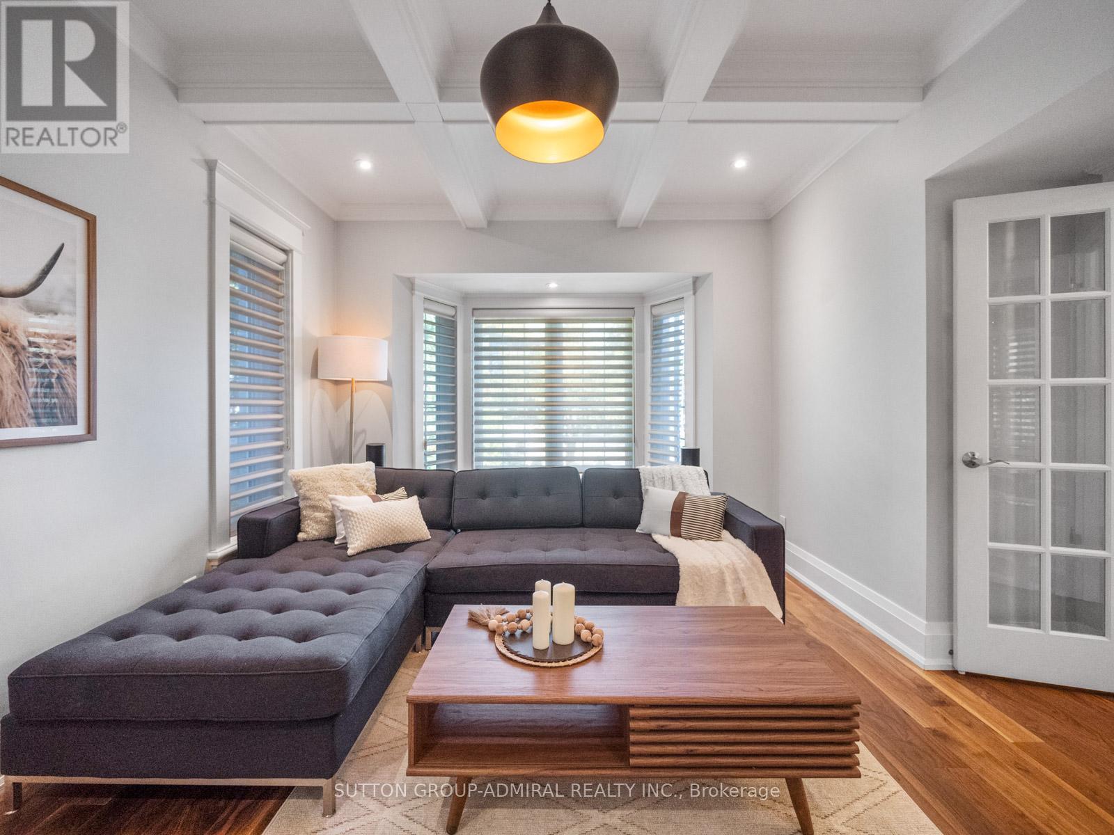 26 Puckeridge Crescent, Toronto, Ontario  M9B 3A2 - Photo 5 - W12511966