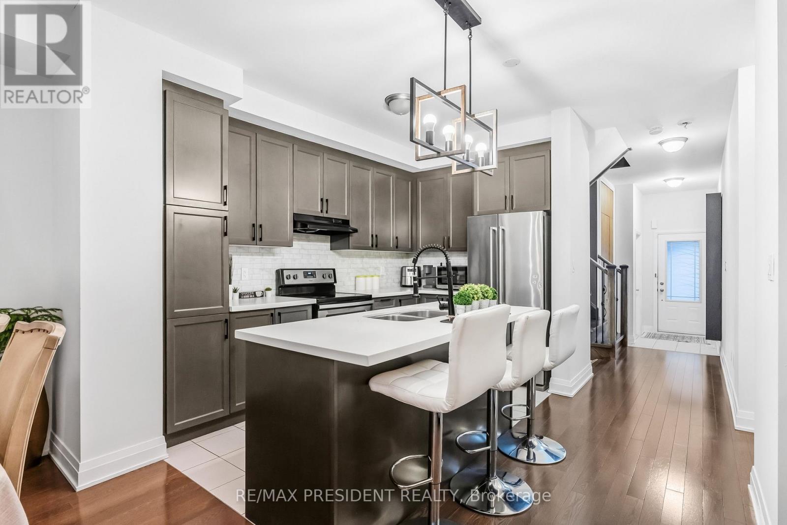 11 Oliana Way, Brampton, Ontario  L6Y 6G8 - Photo 12 - W12511980