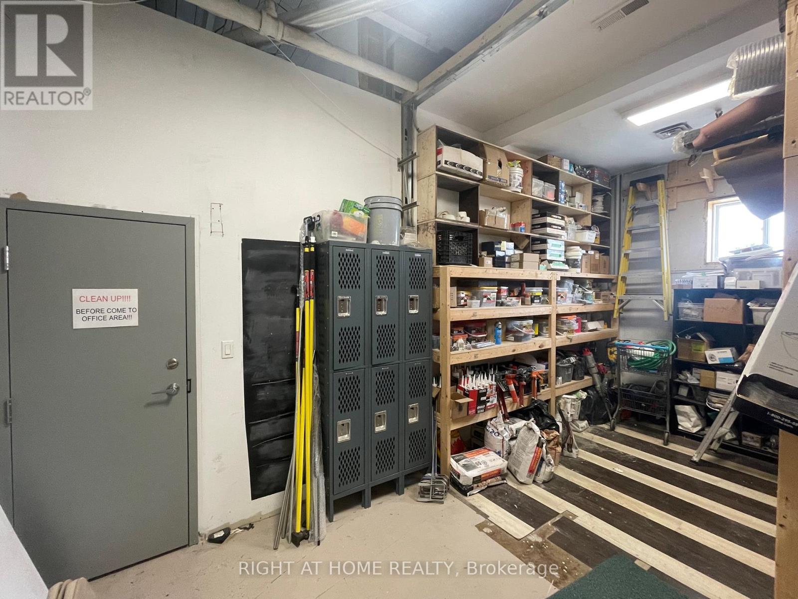 A & B - 30 Fordhouse Boulevard, Toronto, Ontario  M8Z 1M6 - Photo 13 - W12511992