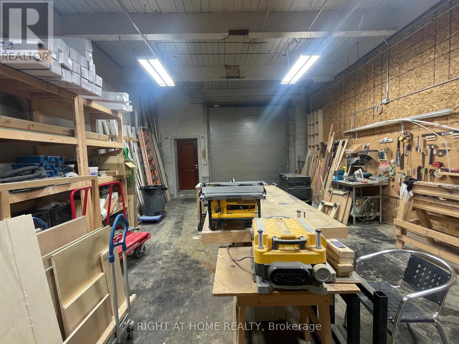 A & B - 30 Fordhouse Boulevard, Toronto, Ontario  M8Z 1M6 - Photo 16 - W12511992