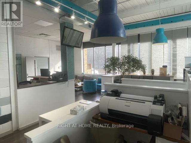 A & B - 30 Fordhouse Boulevard, Toronto, Ontario  M8Z 1M6 - Photo 9 - W12511992