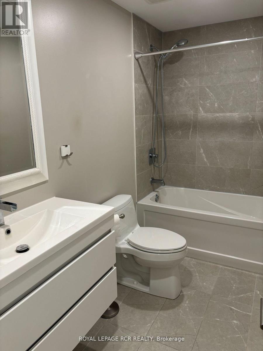 35 Sandringham Circle, Orangeville, Ontario  L9W 0A6 - Photo 10 - W12511998