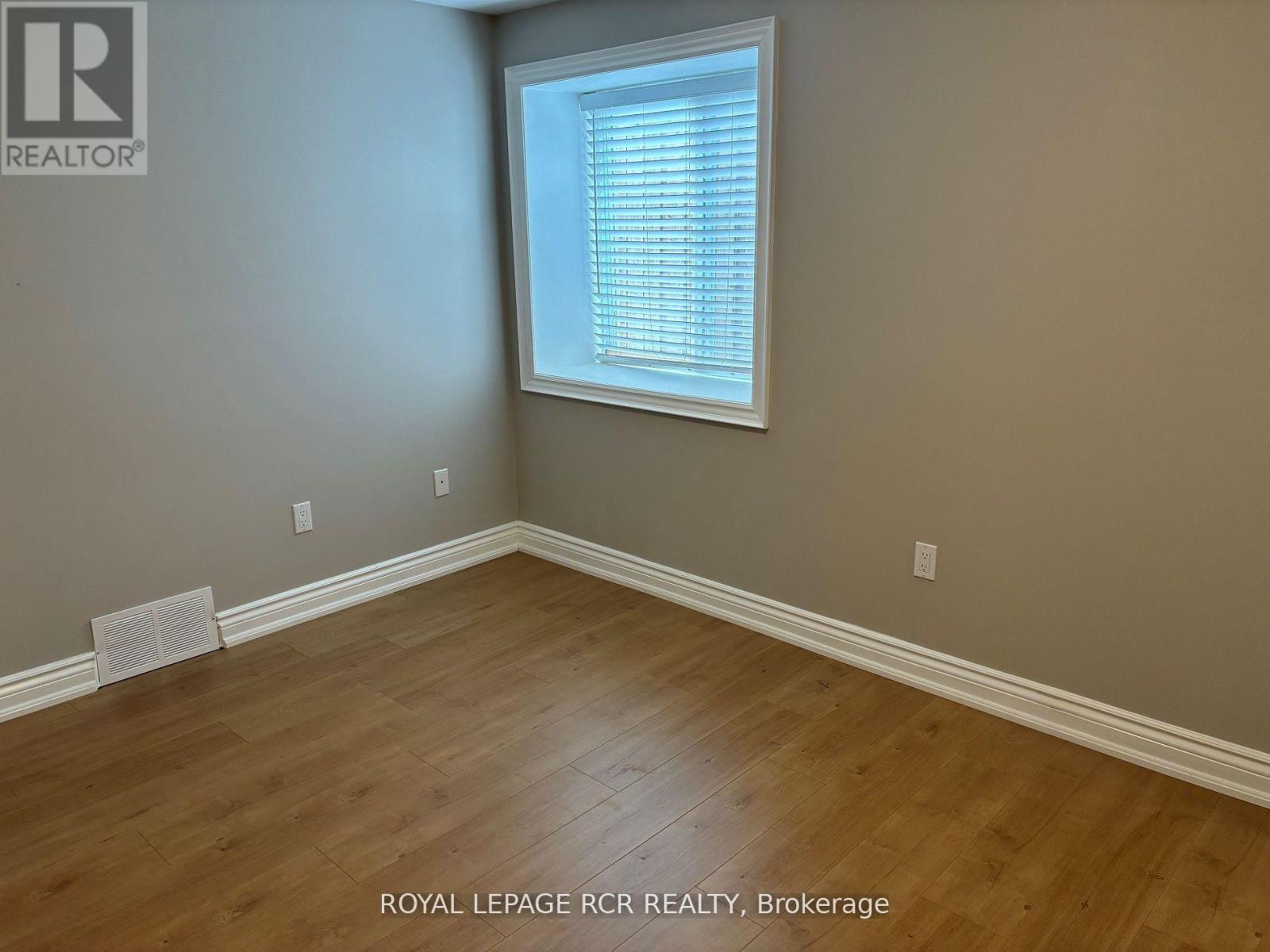 35 Sandringham Circle, Orangeville, Ontario  L9W 0A6 - Photo 11 - W12511998