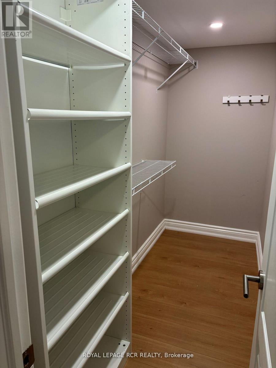 35 Sandringham Circle, Orangeville, Ontario  L9W 0A6 - Photo 13 - W12511998