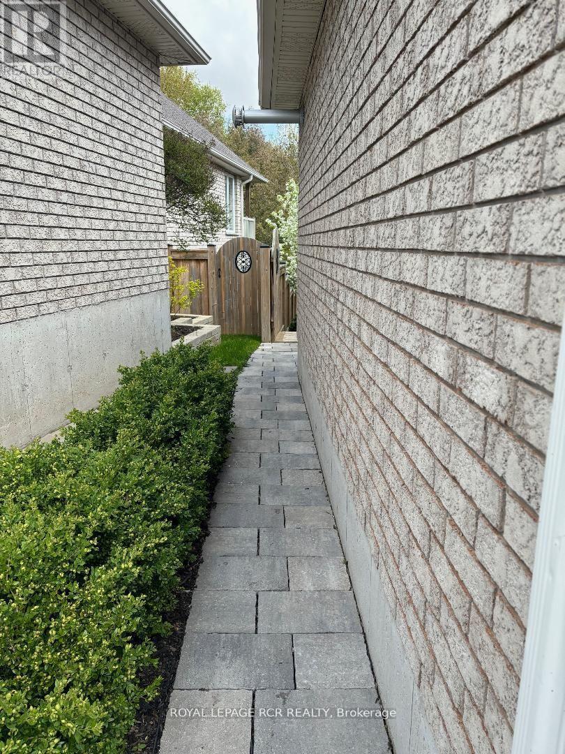 35 Sandringham Circle, Orangeville, Ontario  L9W 0A6 - Photo 19 - W12511998