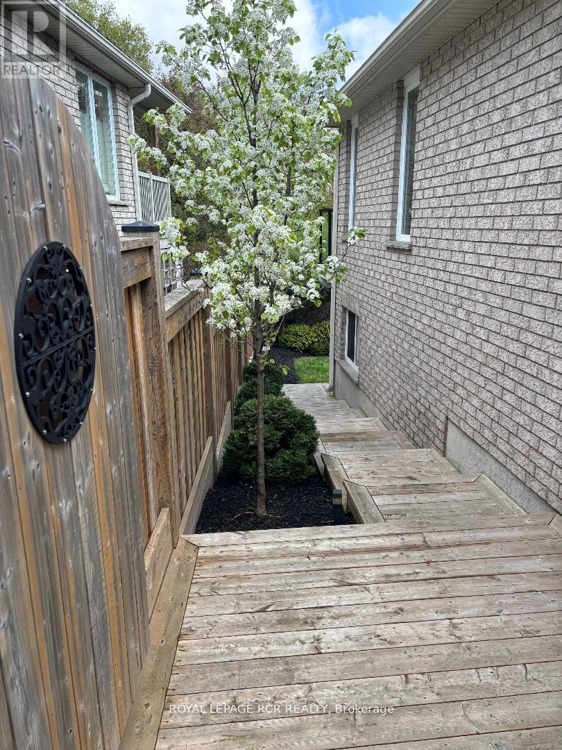 35 Sandringham Circle, Orangeville, Ontario  L9W 0A6 - Photo 22 - W12511998