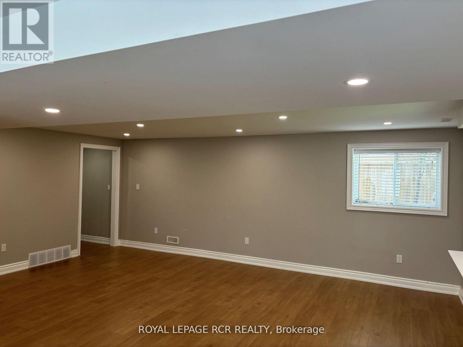 35 Sandringham Circle, Orangeville, Ontario  L9W 0A6 - Photo 6 - W12511998