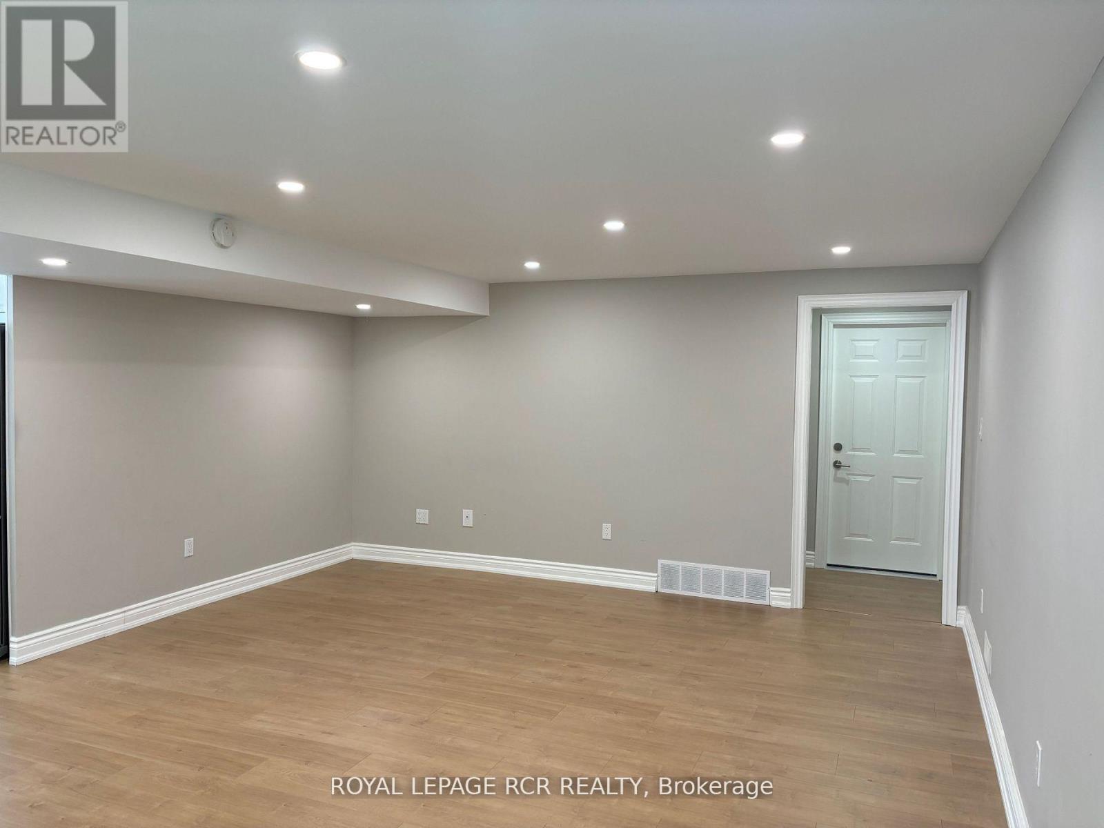 35 Sandringham Circle, Orangeville, Ontario  L9W 0A6 - Photo 7 - W12511998