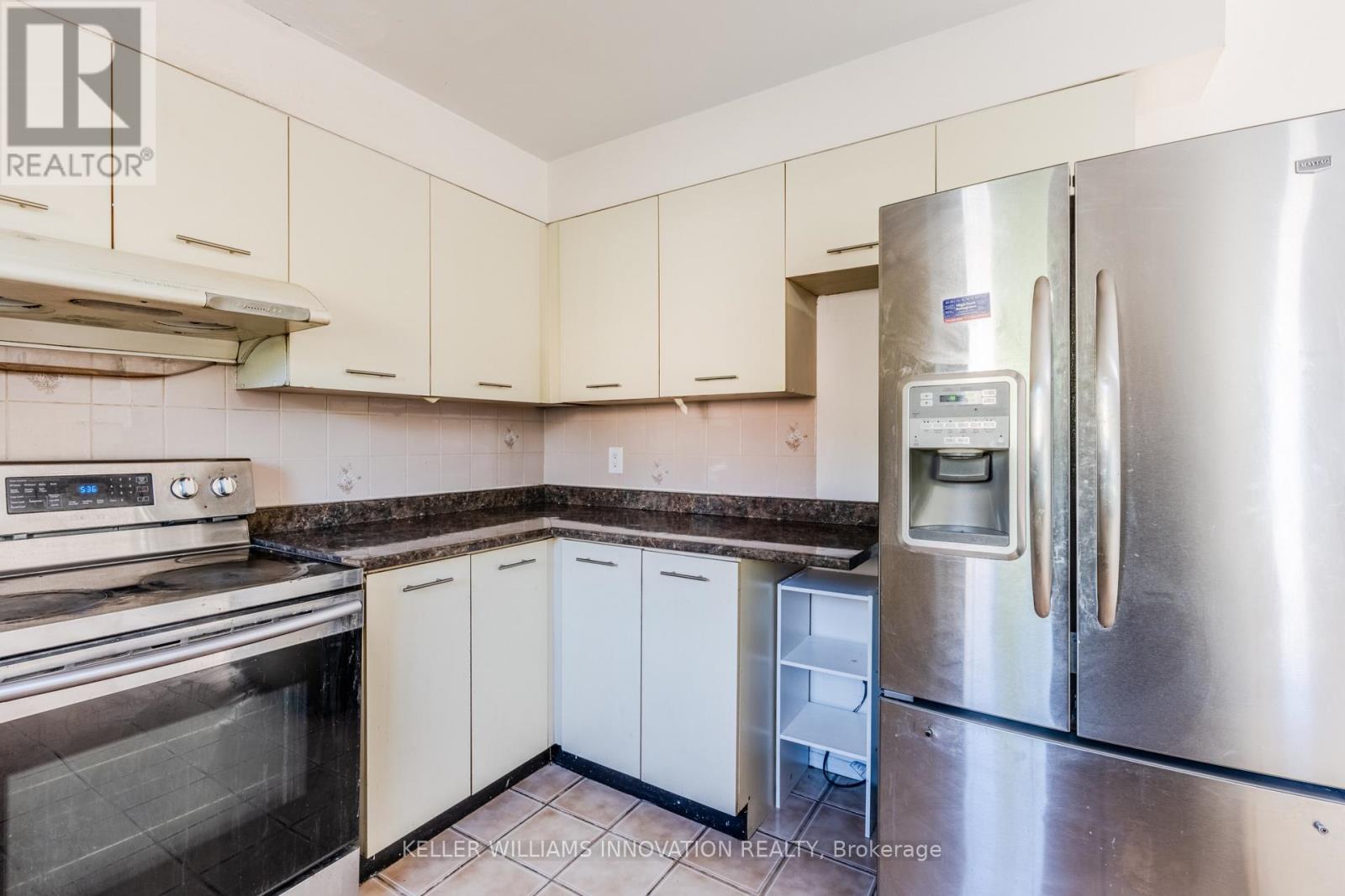 8 Dingwall Court, Brampton, Ontario  L6Z 2V3 - Photo 12 - W12512040