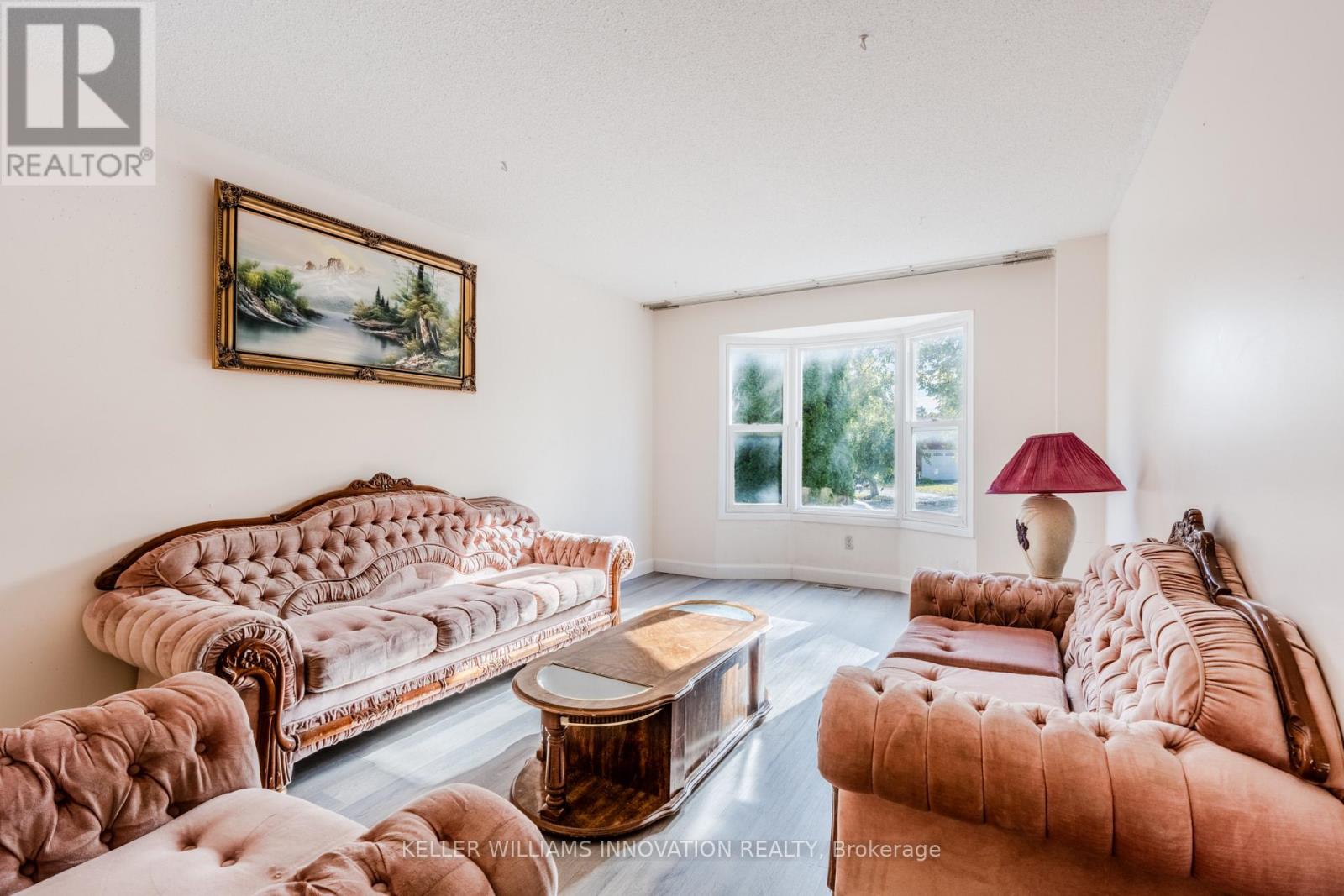 8 Dingwall Court, Brampton, Ontario  L6Z 2V3 - Photo 4 - W12512040