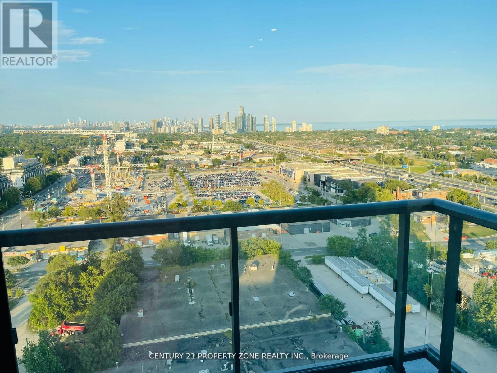 2005 - 17 Zorra Street, Toronto, Ontario  M8Z 4Z6 - Photo 9 - W12512042