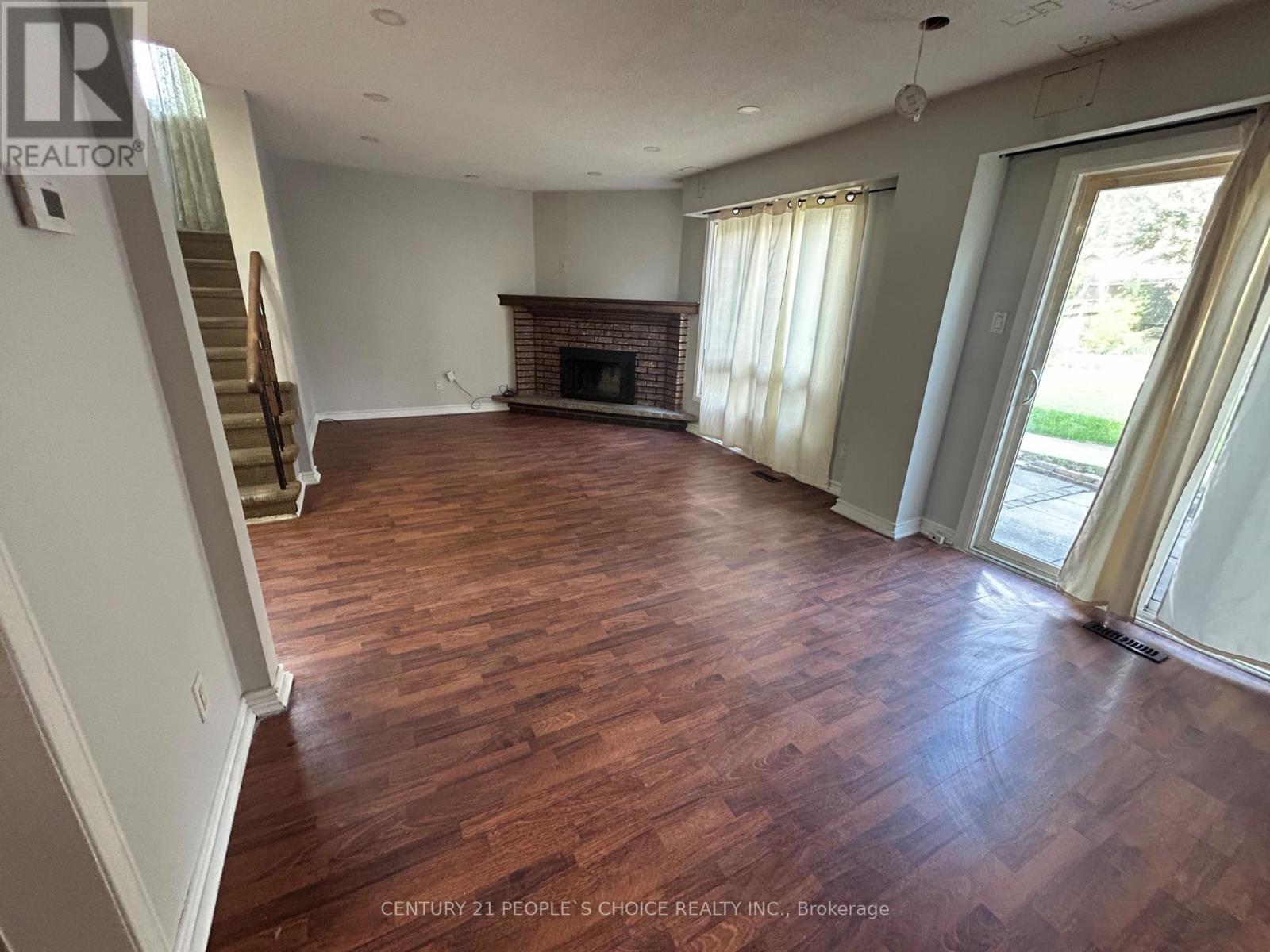 50 Peterson Court, Brampton, Ontario  L6Z 1K6 - Photo 3 - W12512054