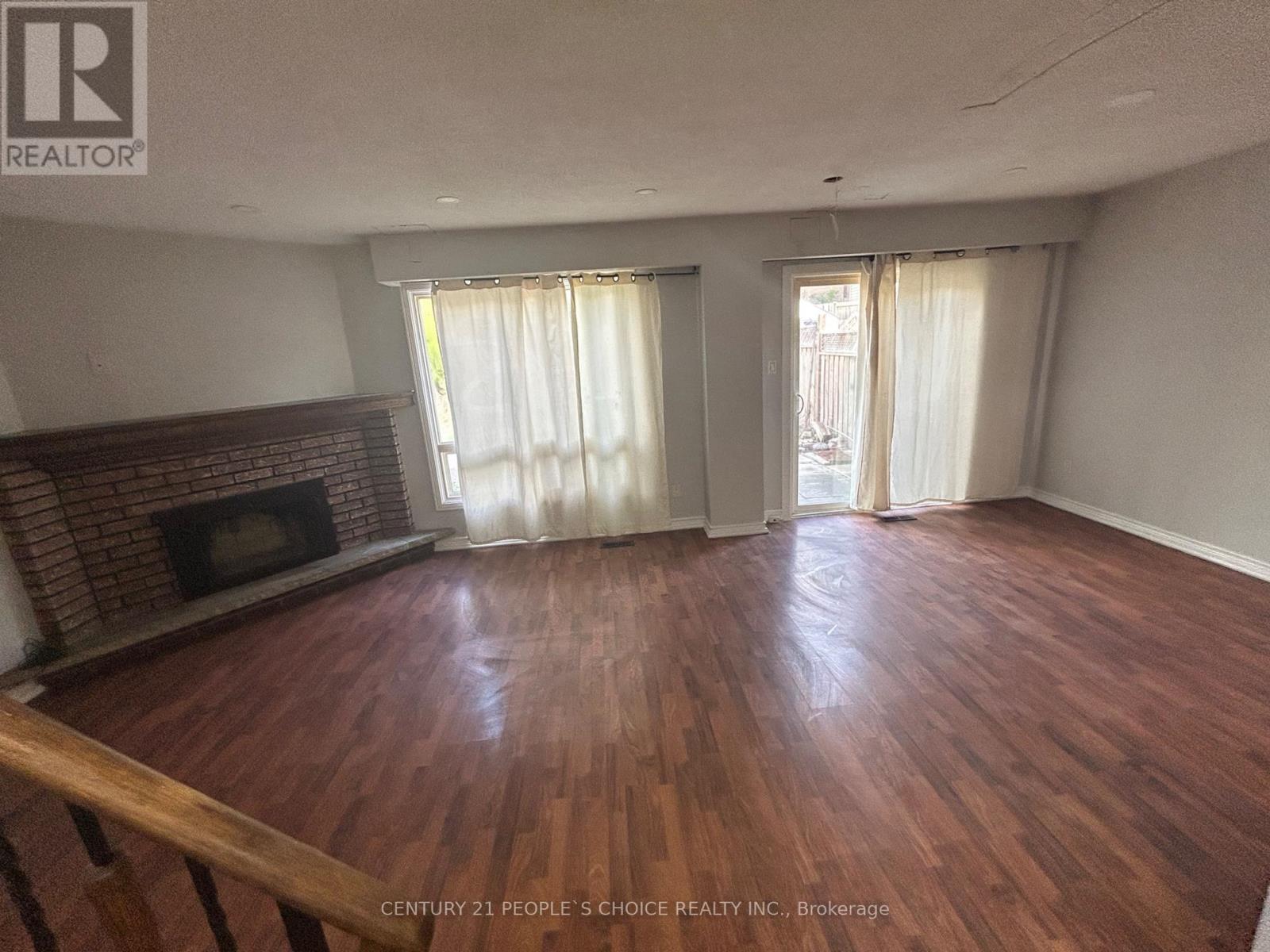 50 Peterson Court, Brampton, Ontario  L6Z 1K6 - Photo 4 - W12512054