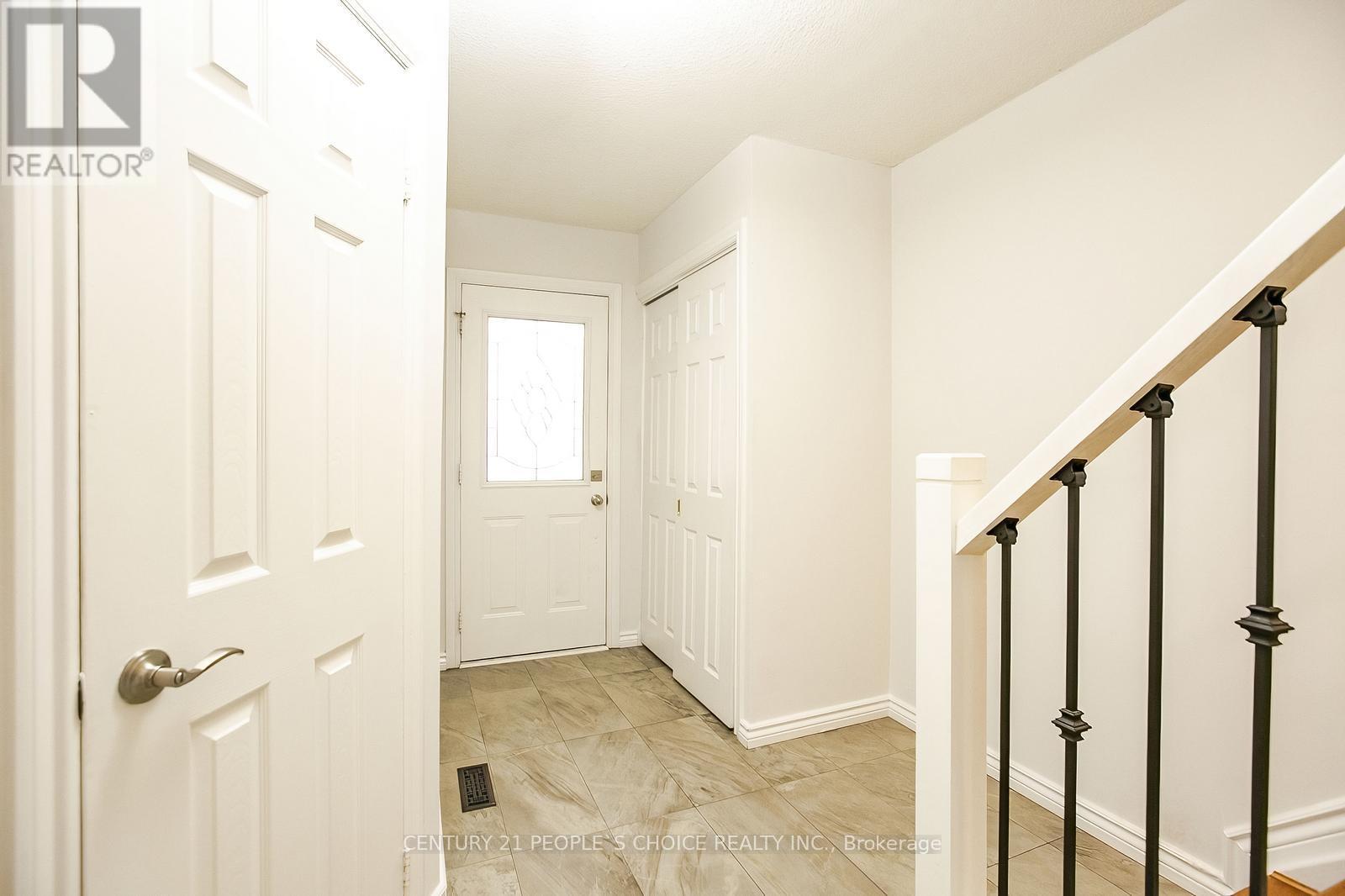 240 Simmons Boulevard, Brampton, Ontario  L6V 3Y1 - Photo 5 - W12512060