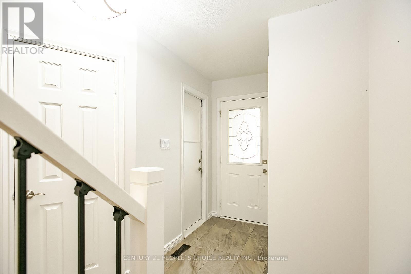 240 Simmons Boulevard, Brampton, Ontario  L6V 3Y1 - Photo 6 - W12512060