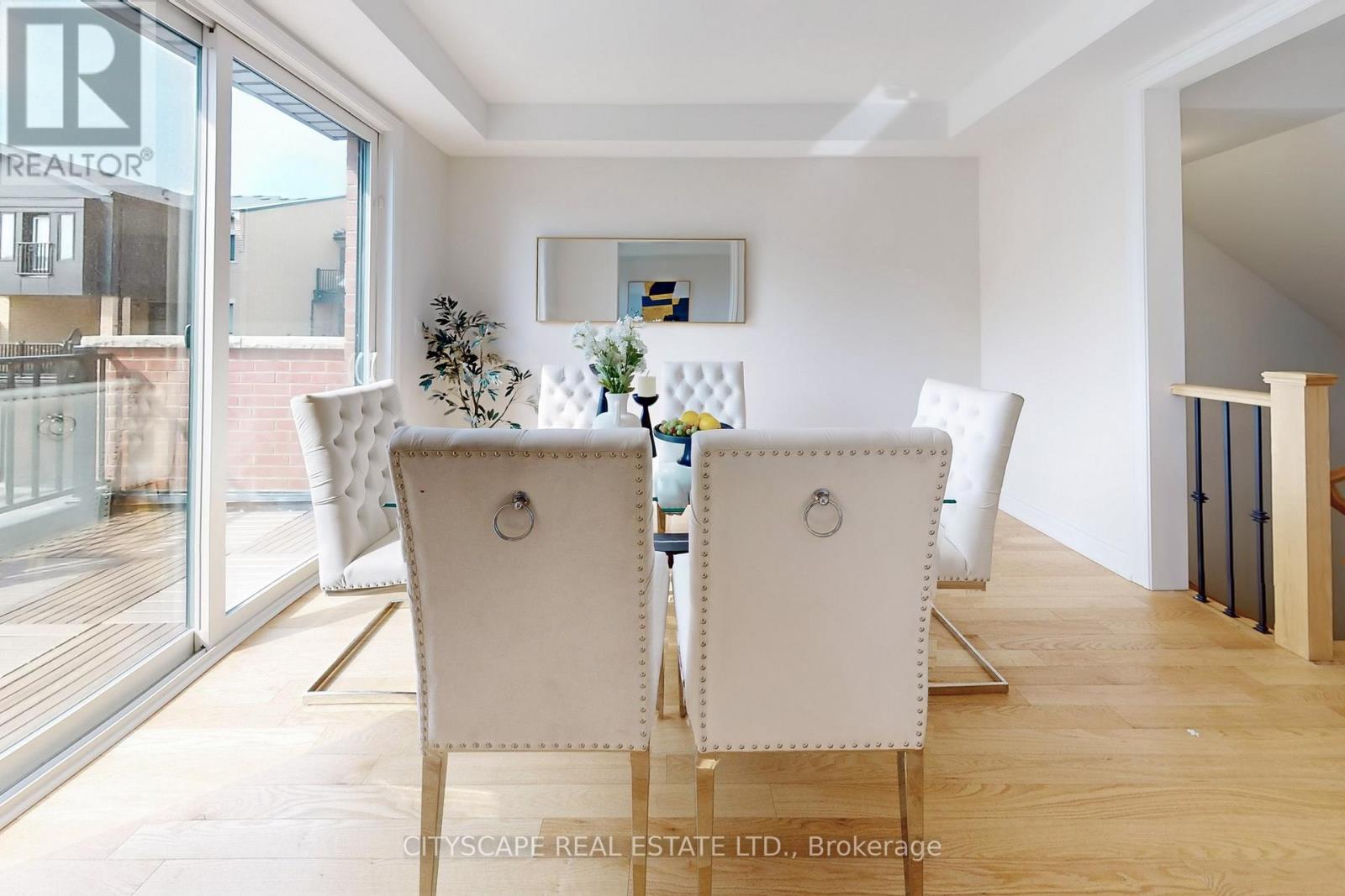 6 Marvin Avenue, Oakville, Ontario  L6H 0Z8 - Photo 10 - W12512068