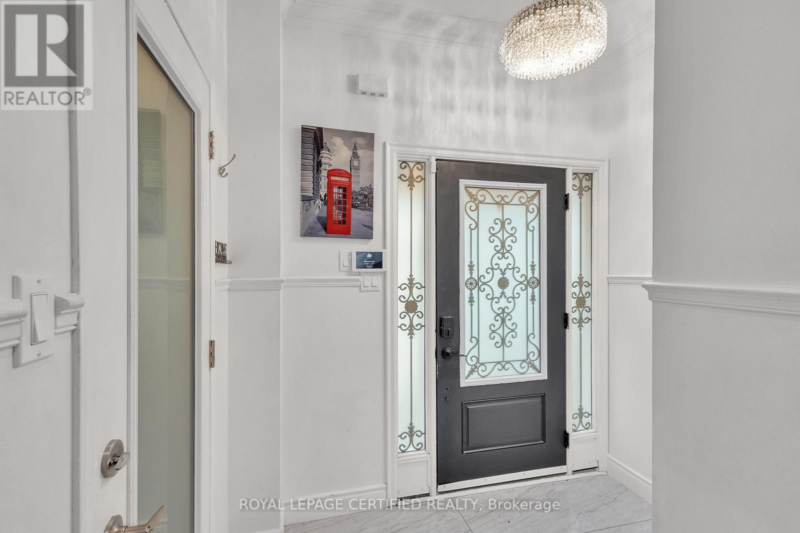 21 Dunure Crescent, Brampton, Ontario  L7A 2Y5 - Photo 7 - W12512092