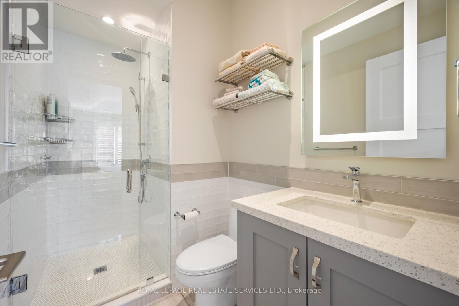 22 Fairmar Avenue, Toronto, Ontario  M8Y 2C8 - Photo 18 - W12512108