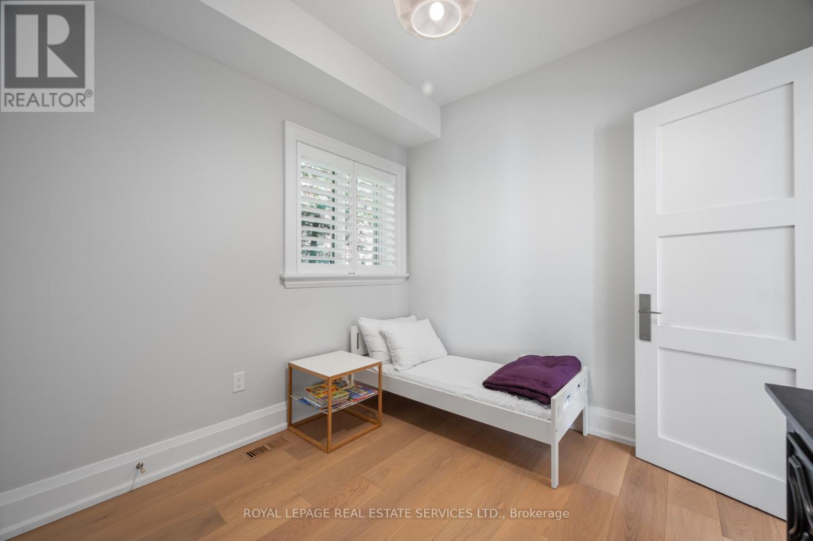 22 Fairmar Avenue, Toronto, Ontario  M8Y 2C8 - Photo 20 - W12512108