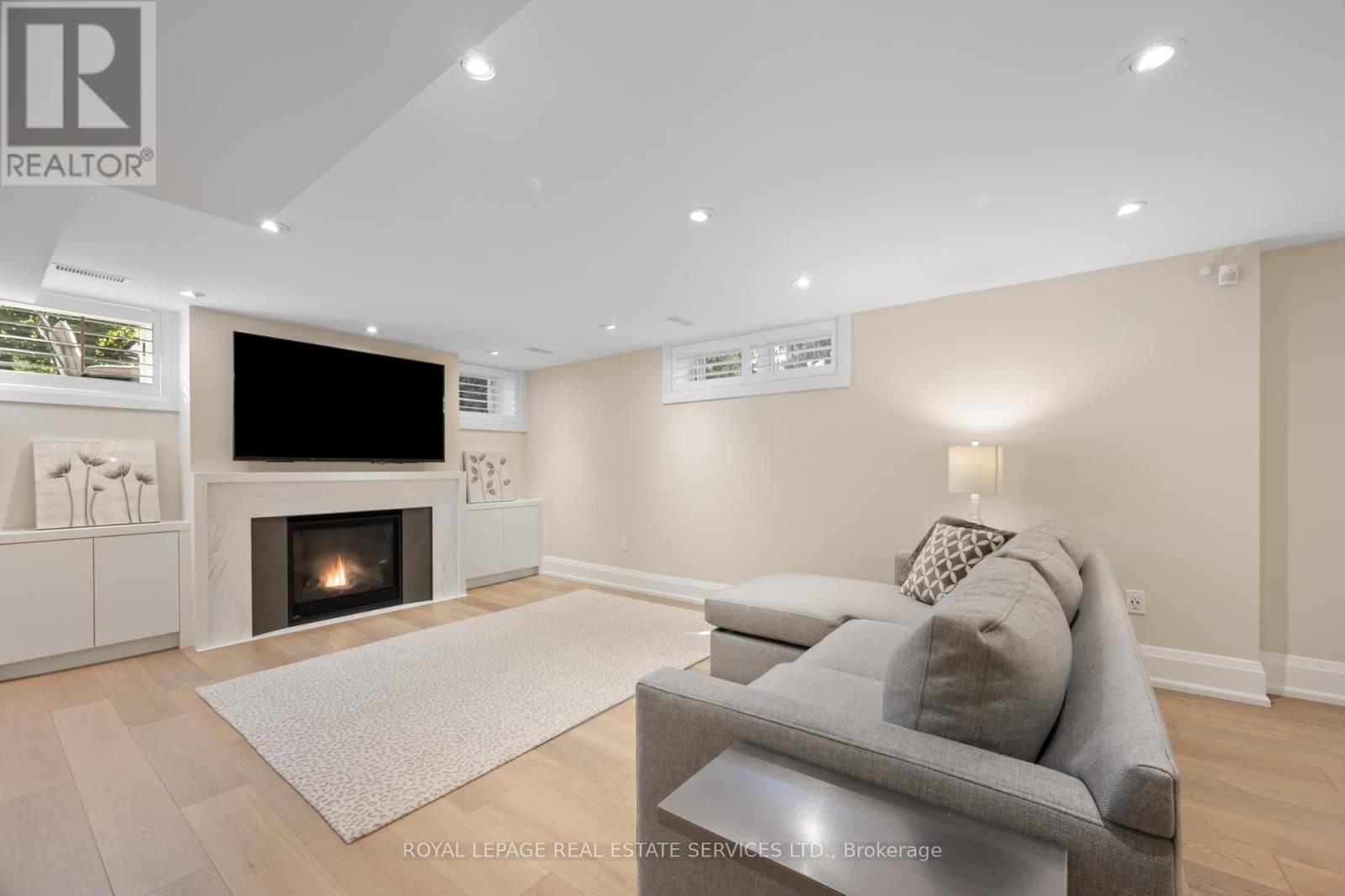 22 Fairmar Avenue, Toronto, Ontario  M8Y 2C8 - Photo 22 - W12512108